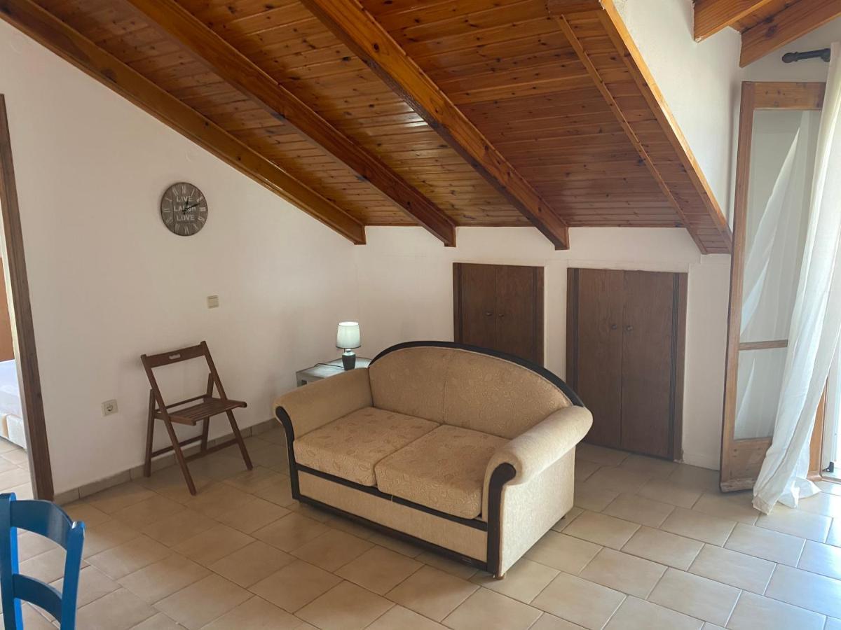 Assos Marina Apartment Bagian luar foto