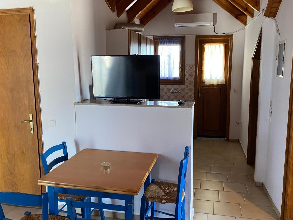 Assos Marina Apartment Bagian luar foto